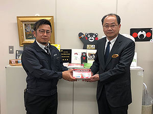マスク寄贈の様子（熊本県）